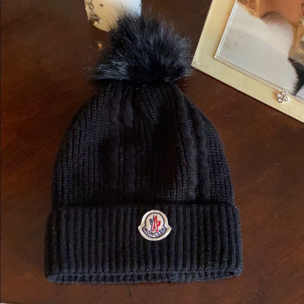 Faux moncler black hat